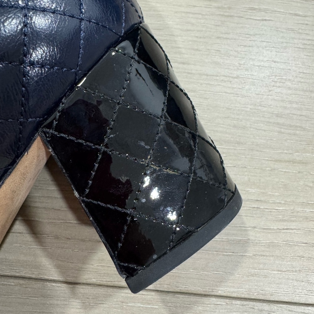 Chanel Interlocking Straps Navy/Black Quilted Pumps Size 37 - Picture 15 of 16